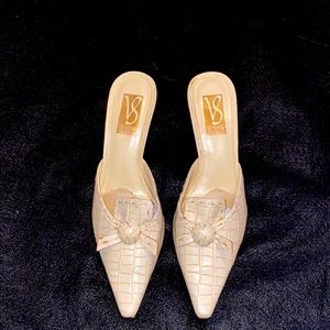 Gater like 2in backless pumps